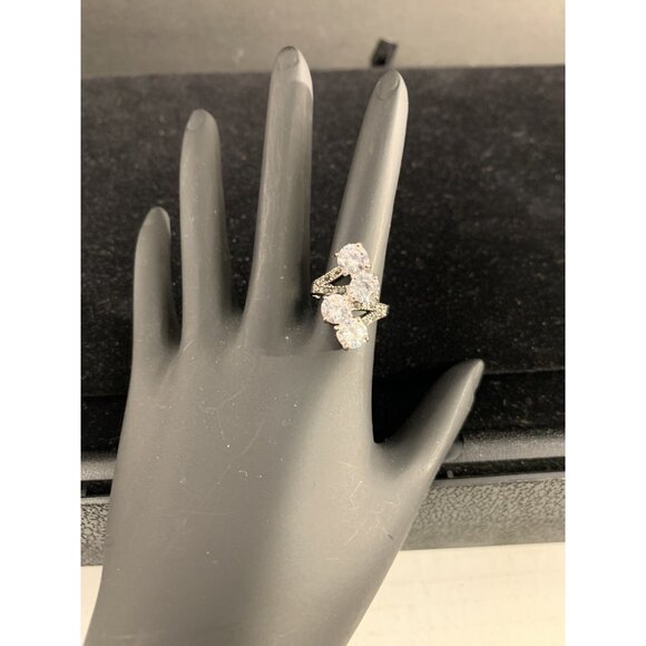 Silver Tone Ring With Clear Stones & Marcasite Accents Signed GR Size 4.5 (R83) - Picture 2 of 9
